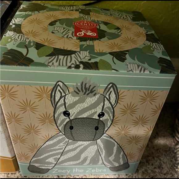 New NIB sold out Scentsy buddy Zoey the Zebra - Picture 2 of 2